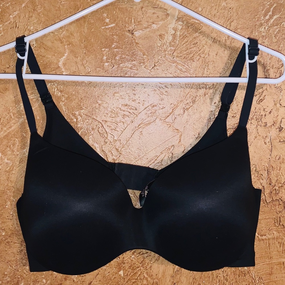 Victoria secret bra.